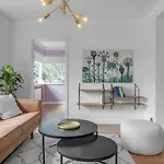 Spacious 4 Bedroom Apt - Ideal Reykjavik Location
