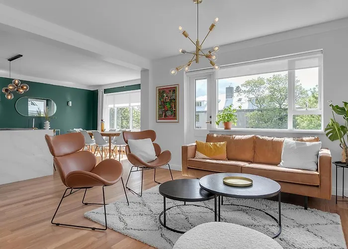 Spacious 4 Bedroom Apt - Ideal Reykjavik Location