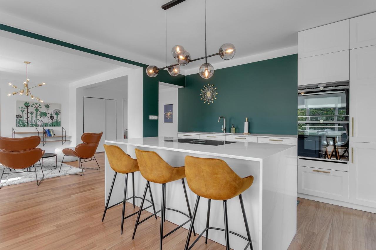 Spacious 4 Bedroom Apt - Ideal Location * Reykjavik