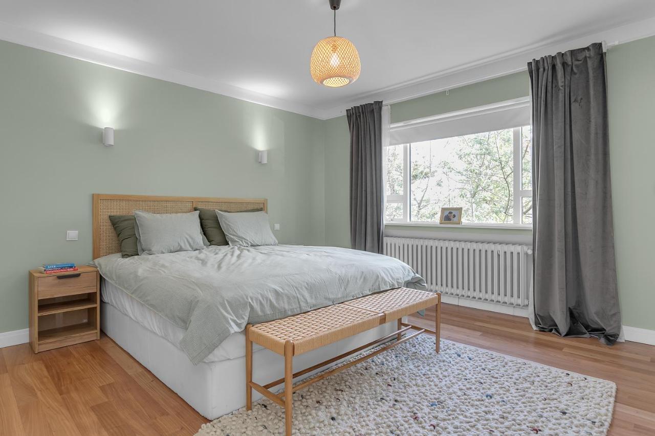 Spacious 4 Bedroom Apt - Ideal Location * Reykjavik