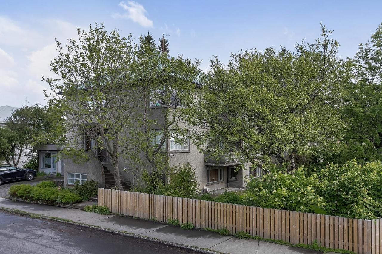 Spacious 4 Bedroom Apt - Ideal Location Apartment Reykjavik